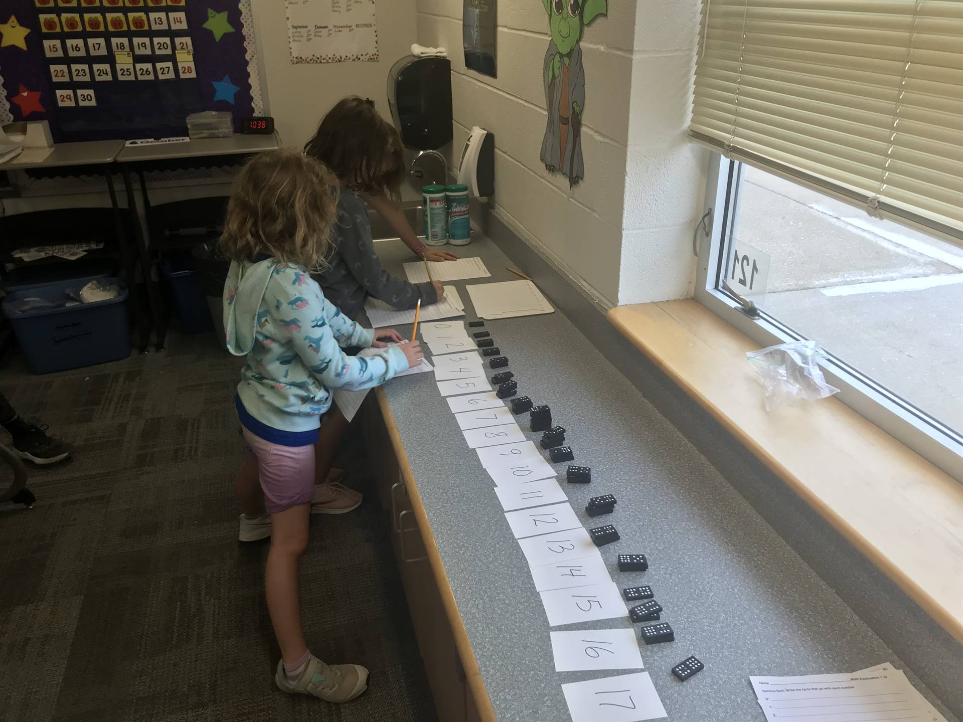 Sorting dominoes