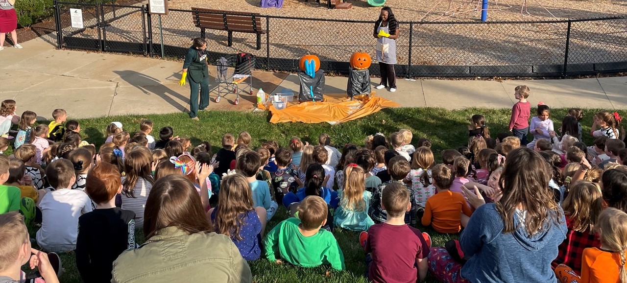 Photo of Kindergarten Pumpkin Experiment in front of Goldwood