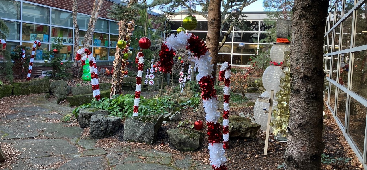 Winter decorations in the Goldwood Garden courtesy of our Goldwood PTA