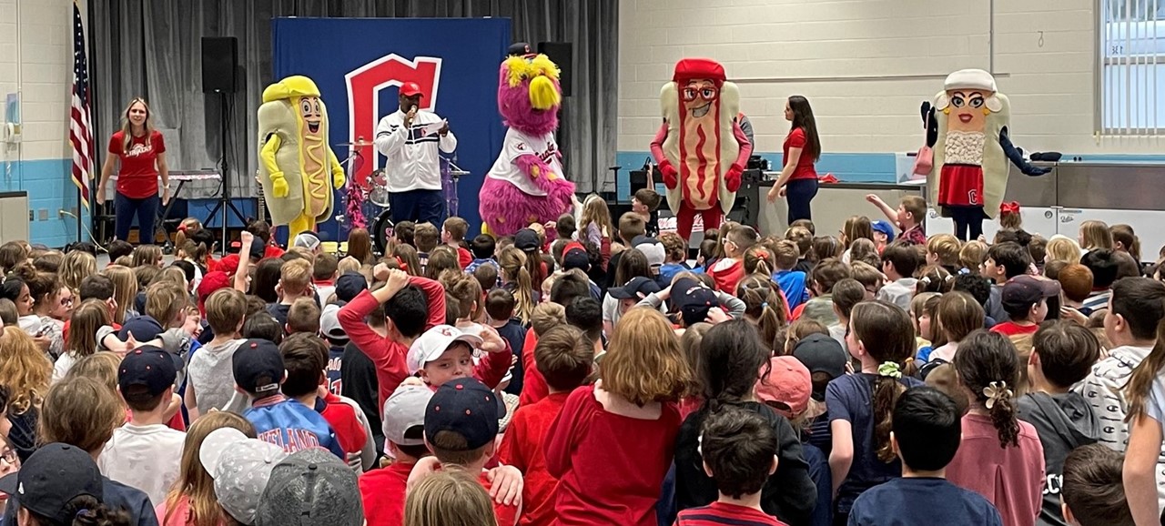 Slider, Ketchup, Mustard and Onion visit Goldwood to talk about exercise and being healthy